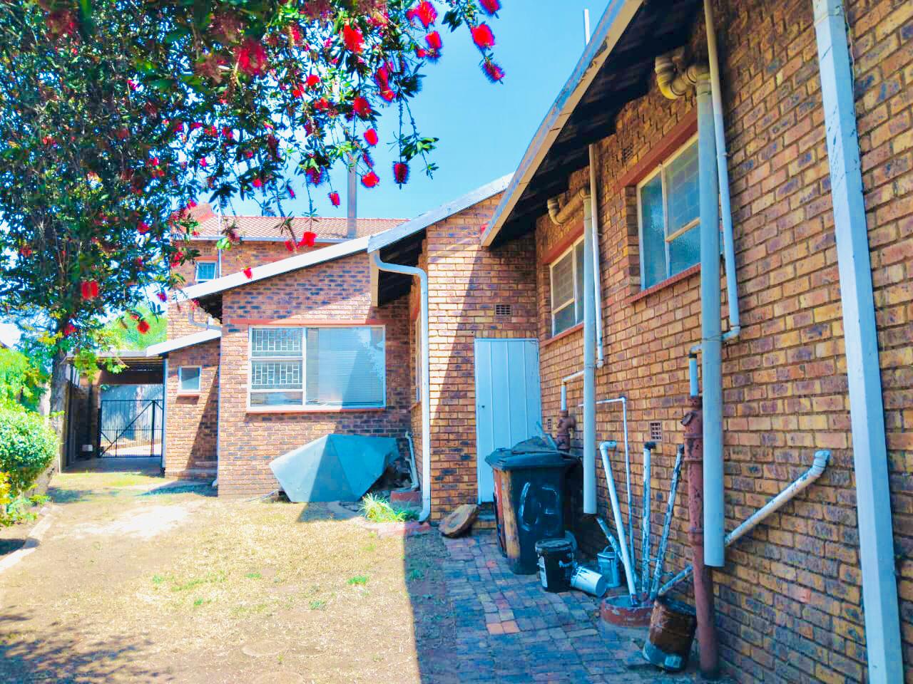 5 Bedroom Property for Sale in Suideroord Gauteng