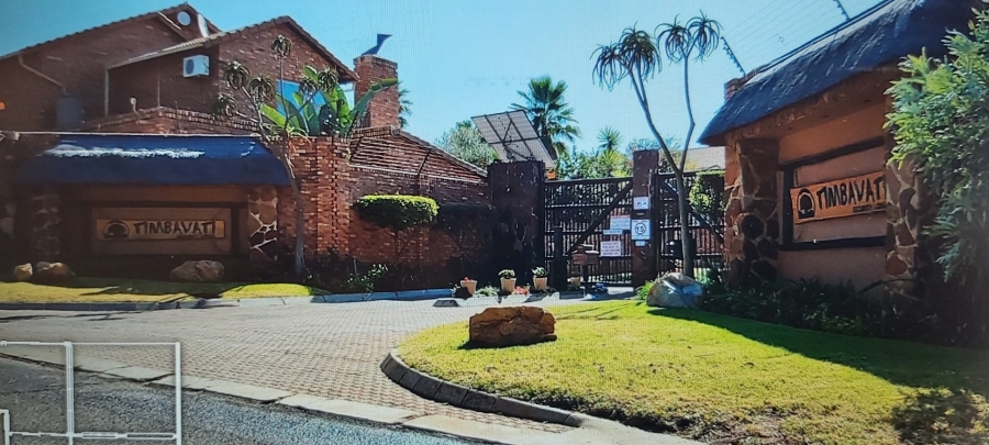 5 Bedroom Property for Sale in Glen Marais Gauteng