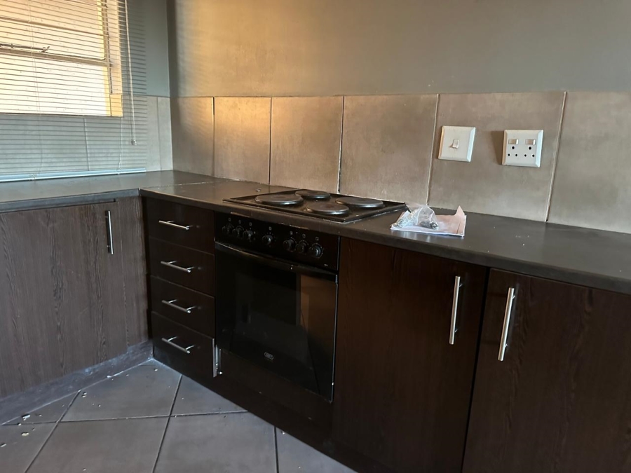 2 Bedroom Property for Sale in Albertsdal Gauteng