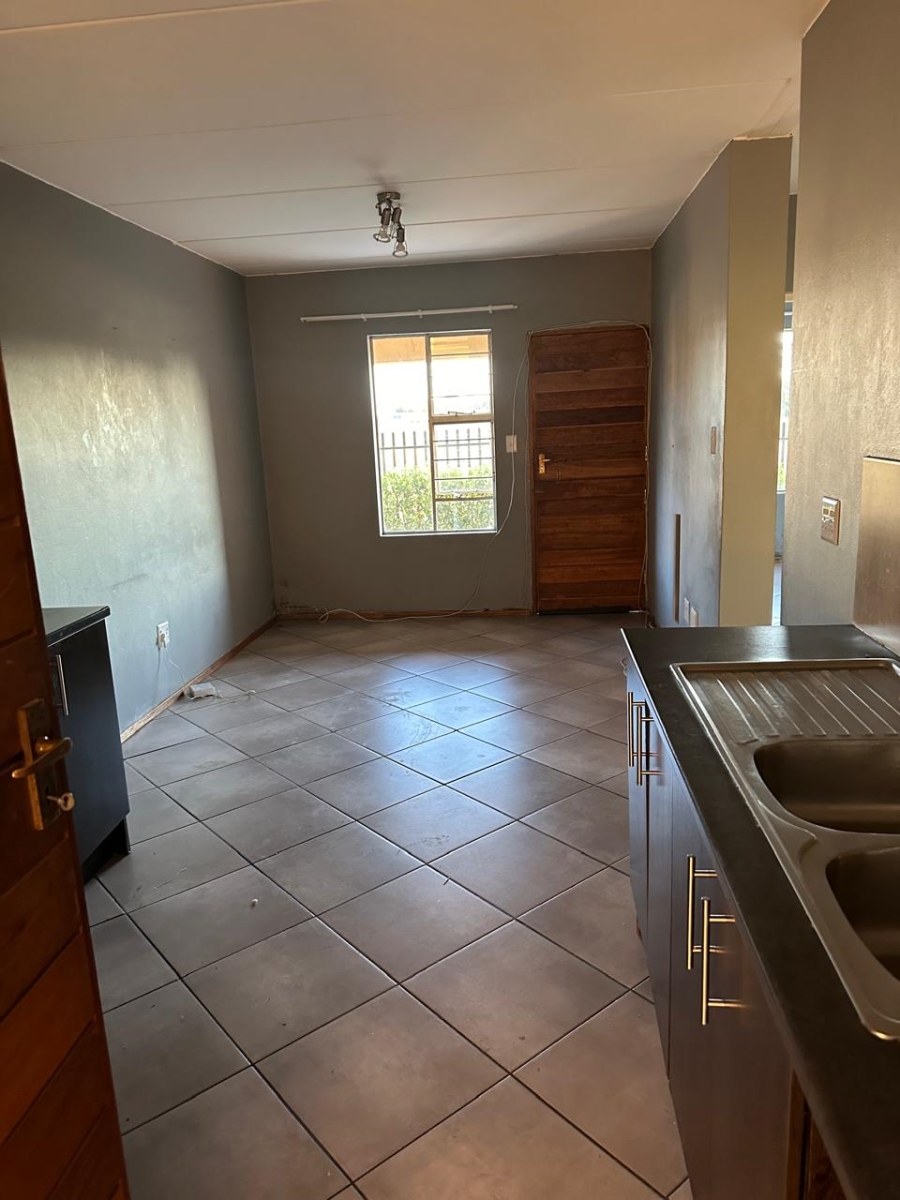 2 Bedroom Property for Sale in Albertsdal Gauteng