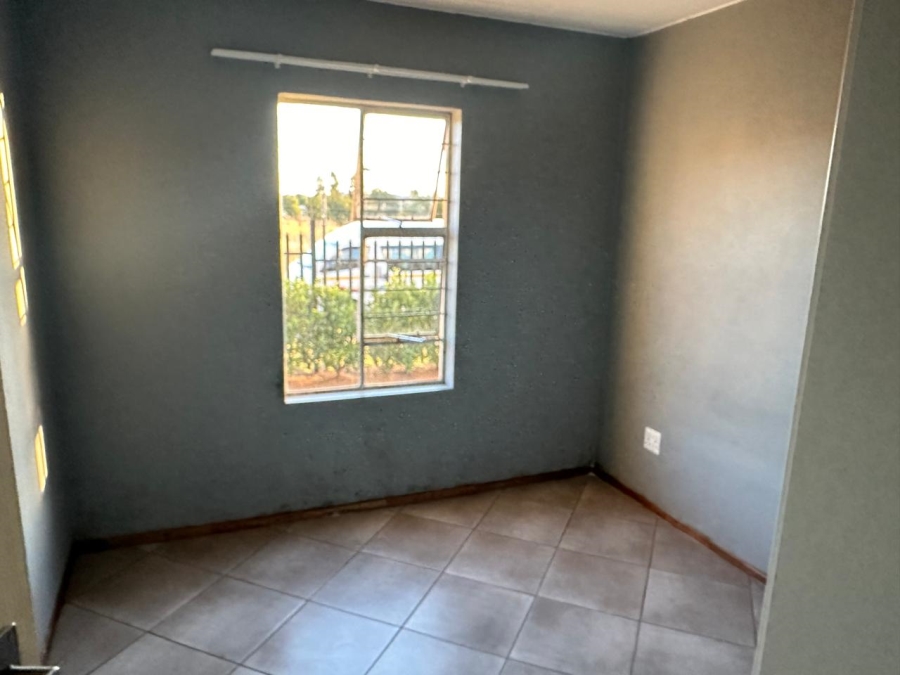 2 Bedroom Property for Sale in Albertsdal Gauteng