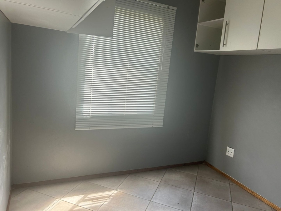 2 Bedroom Property for Sale in Albertsdal Gauteng