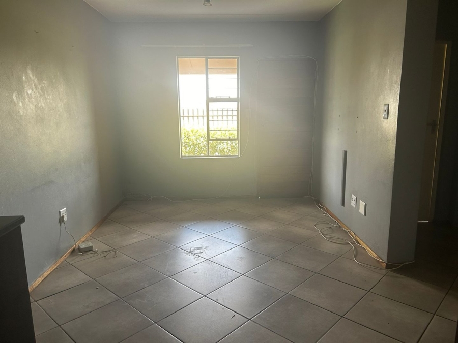 2 Bedroom Property for Sale in Albertsdal Gauteng