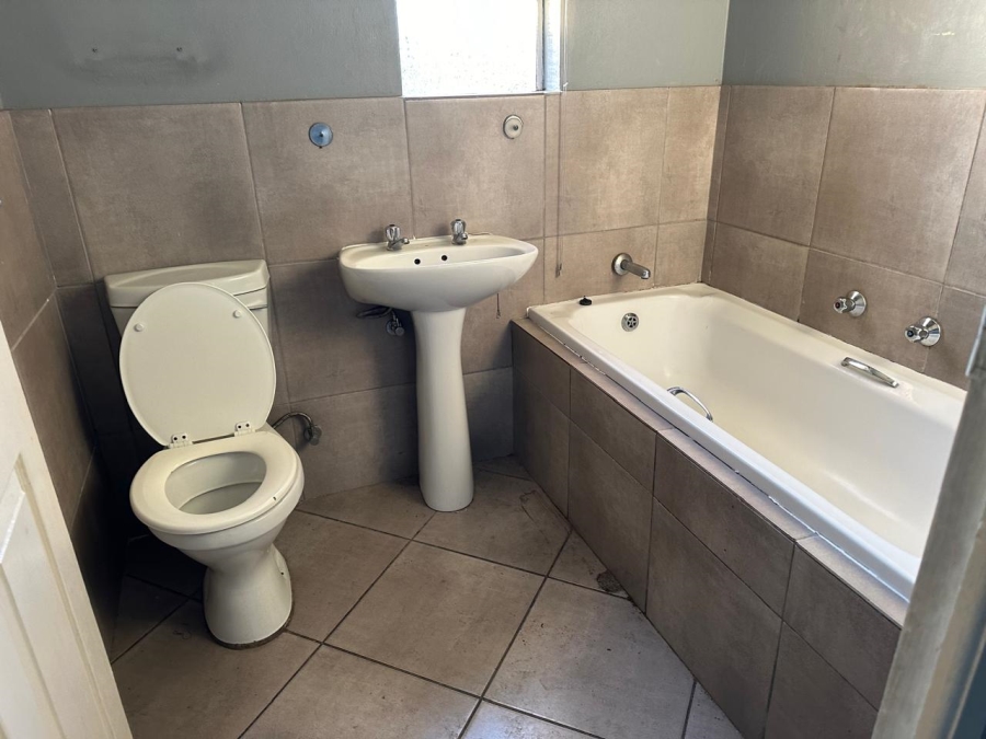 2 Bedroom Property for Sale in Albertsdal Gauteng