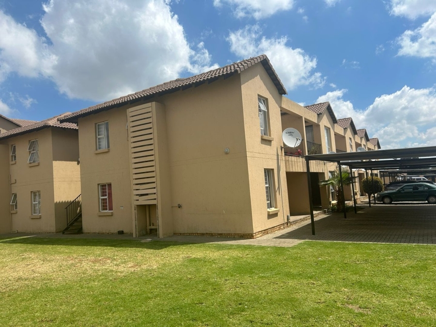 2 Bedroom Property for Sale in Albertsdal Gauteng