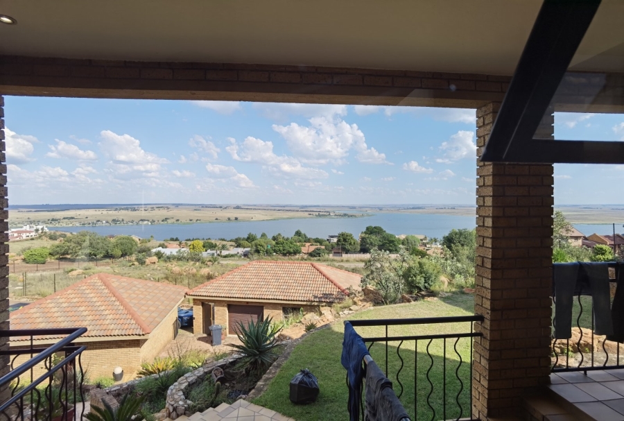 5 Bedroom Property for Sale in Bronkhorstbaai Gauteng