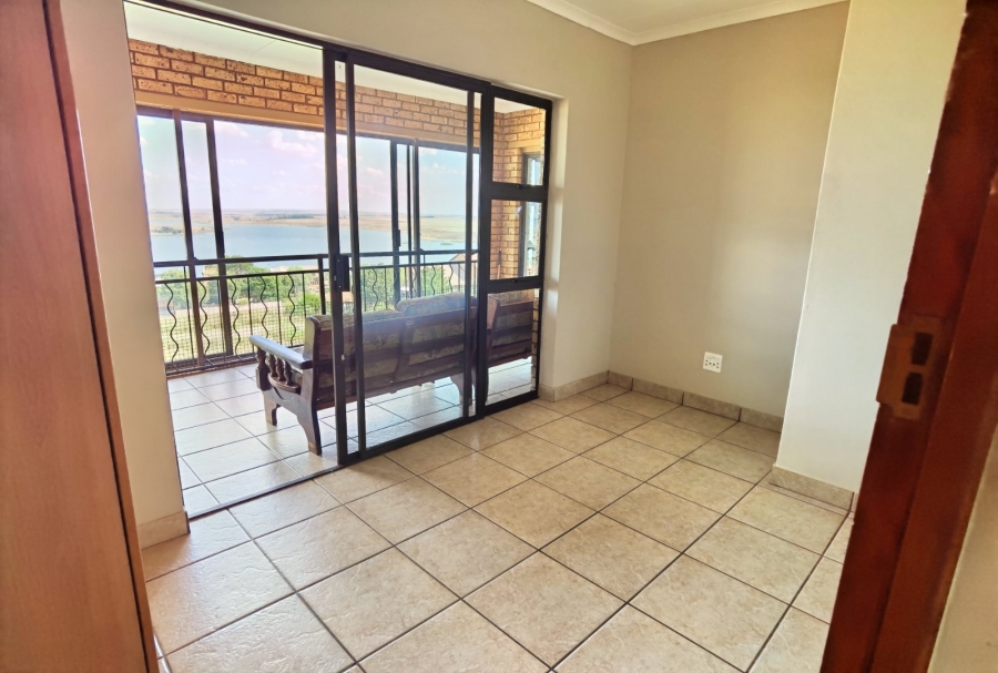 5 Bedroom Property for Sale in Bronkhorstbaai Gauteng