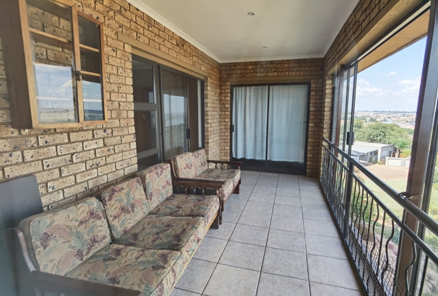 5 Bedroom Property for Sale in Bronkhorstbaai Gauteng