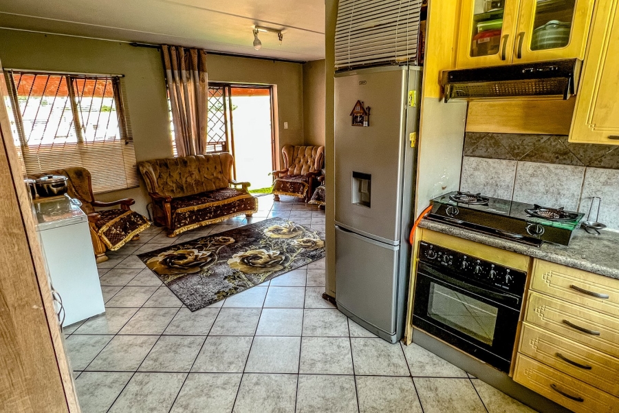 2 Bedroom Property for Sale in Mondeor Gauteng