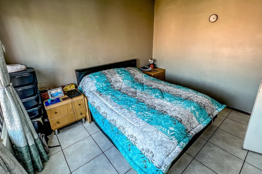 2 Bedroom Property for Sale in Mondeor Gauteng