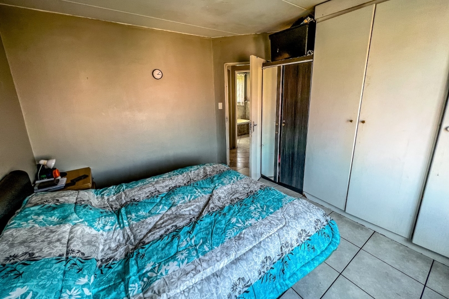 2 Bedroom Property for Sale in Mondeor Gauteng