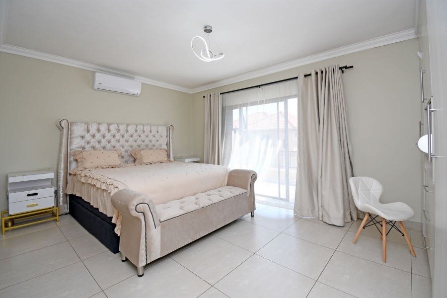 3 Bedroom Property for Sale in Broadacres Gauteng