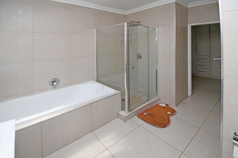 3 Bedroom Property for Sale in Broadacres Gauteng