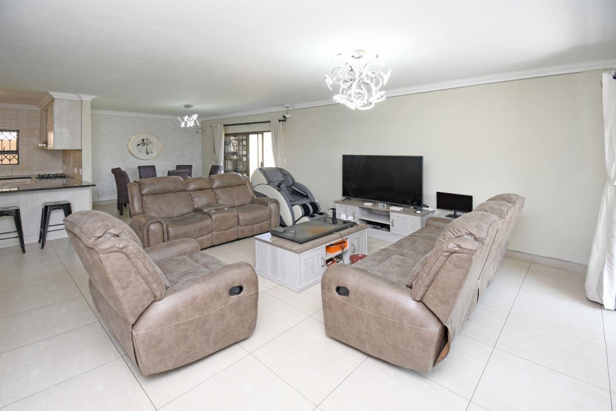 3 Bedroom Property for Sale in Broadacres Gauteng