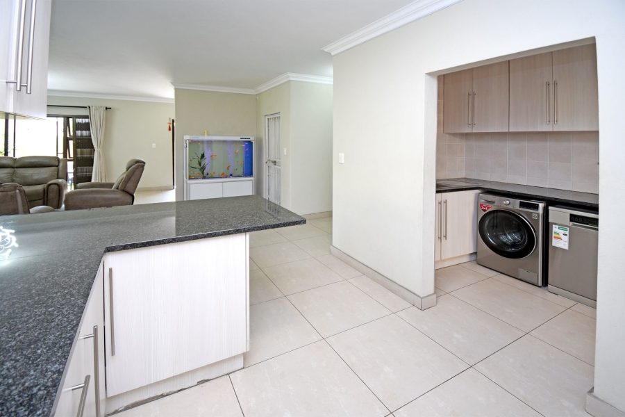 3 Bedroom Property for Sale in Broadacres Gauteng