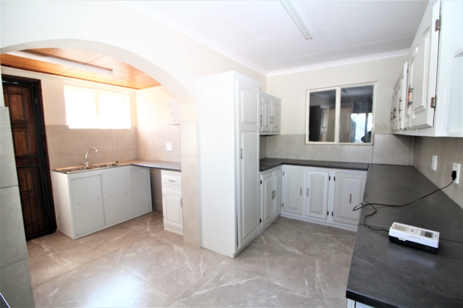 To Let 5 Bedroom Property for Rent in Valhalla Gauteng