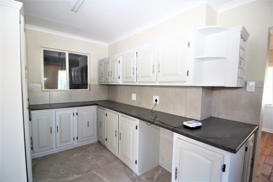 To Let 5 Bedroom Property for Rent in Valhalla Gauteng