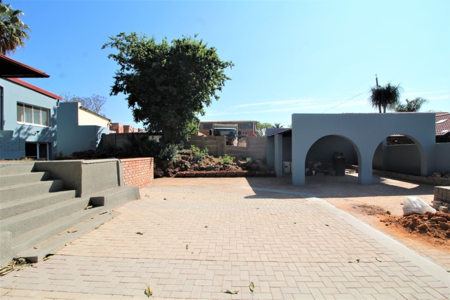 To Let 5 Bedroom Property for Rent in Valhalla Gauteng