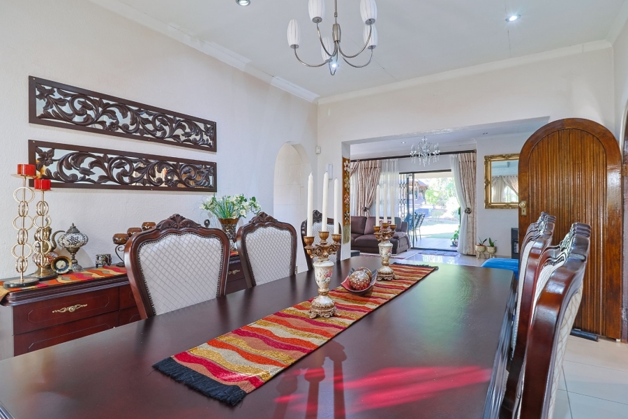 5 Bedroom Property for Sale in Mondeor Gauteng