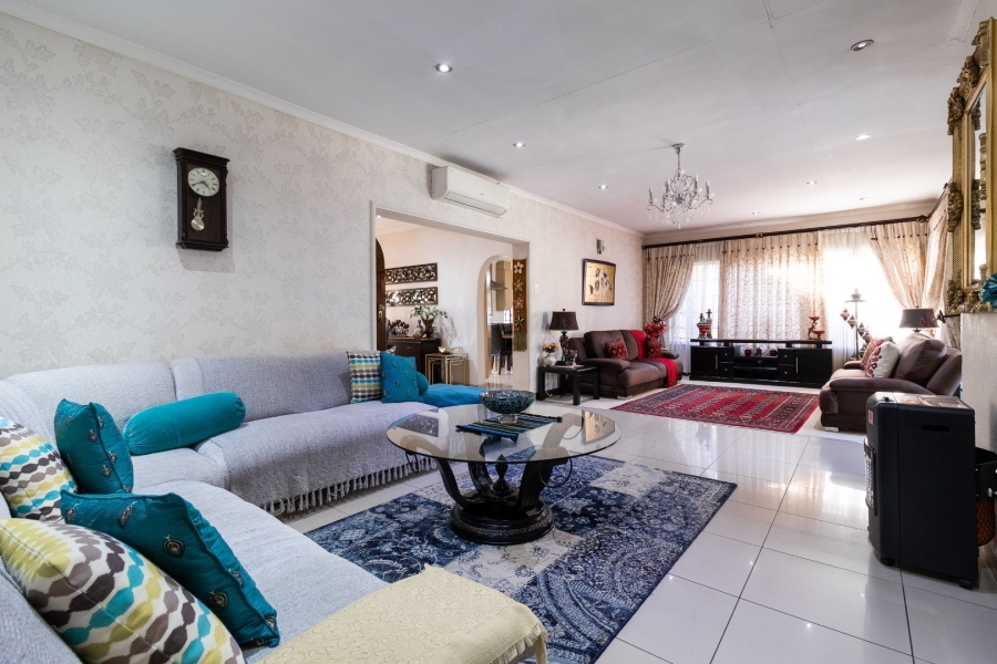 5 Bedroom Property for Sale in Mondeor Gauteng