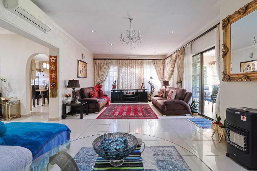 5 Bedroom Property for Sale in Mondeor Gauteng