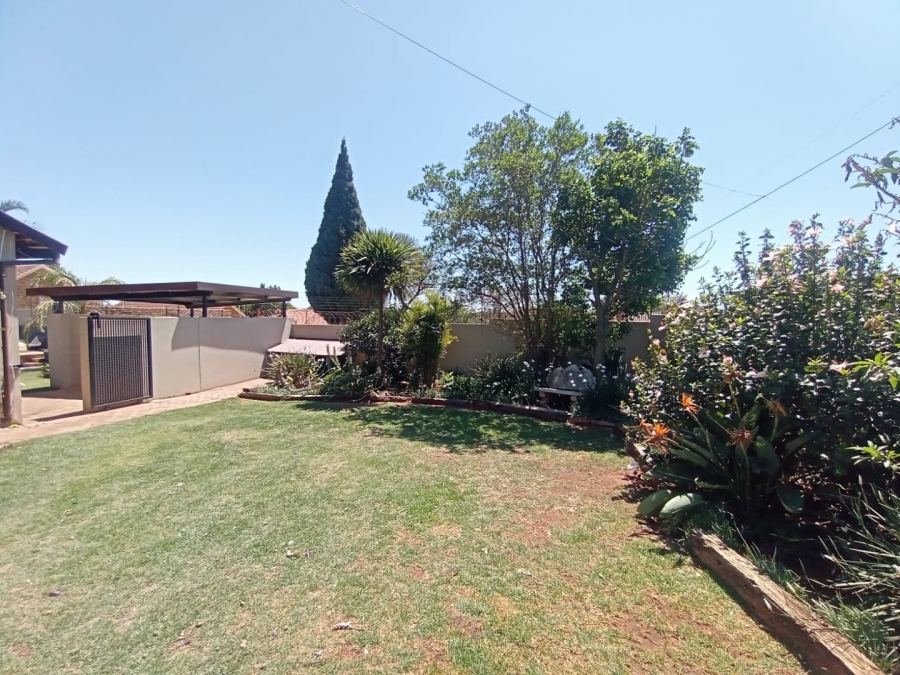 4 Bedroom Property for Sale in Rant En Dal Gauteng