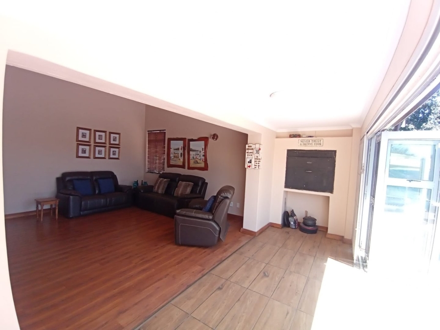 4 Bedroom Property for Sale in Rant En Dal Gauteng