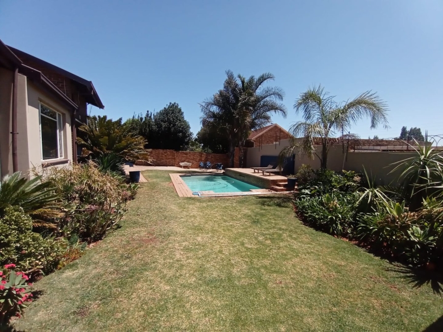 4 Bedroom Property for Sale in Rant En Dal Gauteng