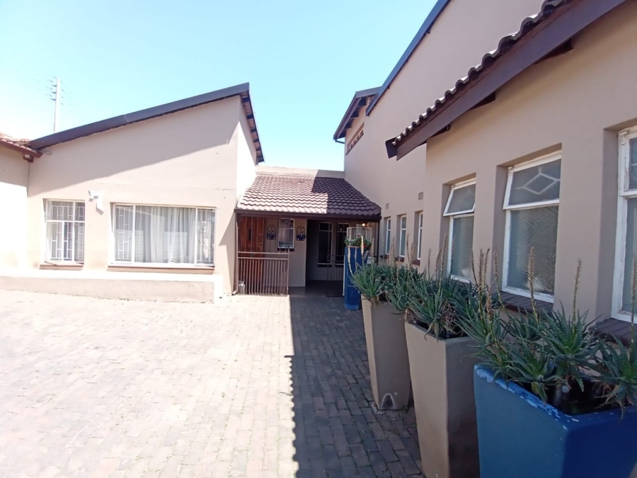 4 Bedroom Property for Sale in Rant En Dal Gauteng