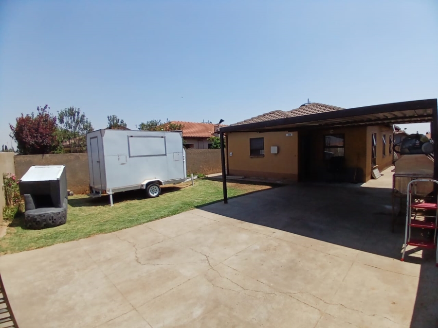 3 Bedroom Property for Sale in Groeneweide Gauteng