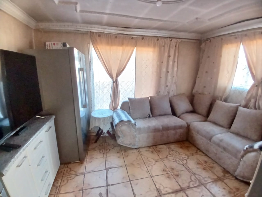 2 Bedroom Property for Sale in Roodekop Gauteng