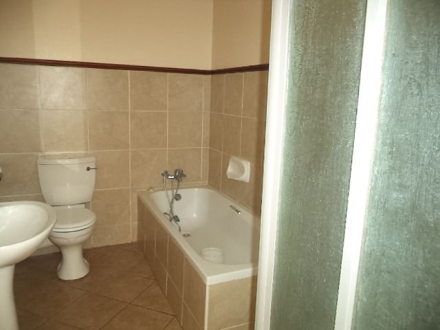 To Let 2 Bedroom Property for Rent in The Orchards Gauteng