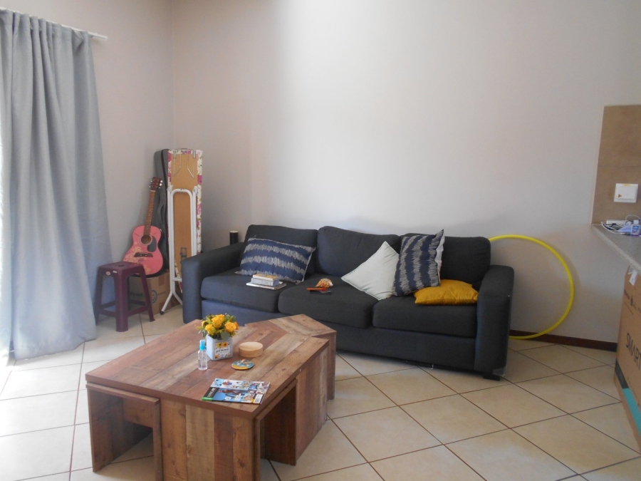 To Let 2 Bedroom Property for Rent in Monavoni Gauteng