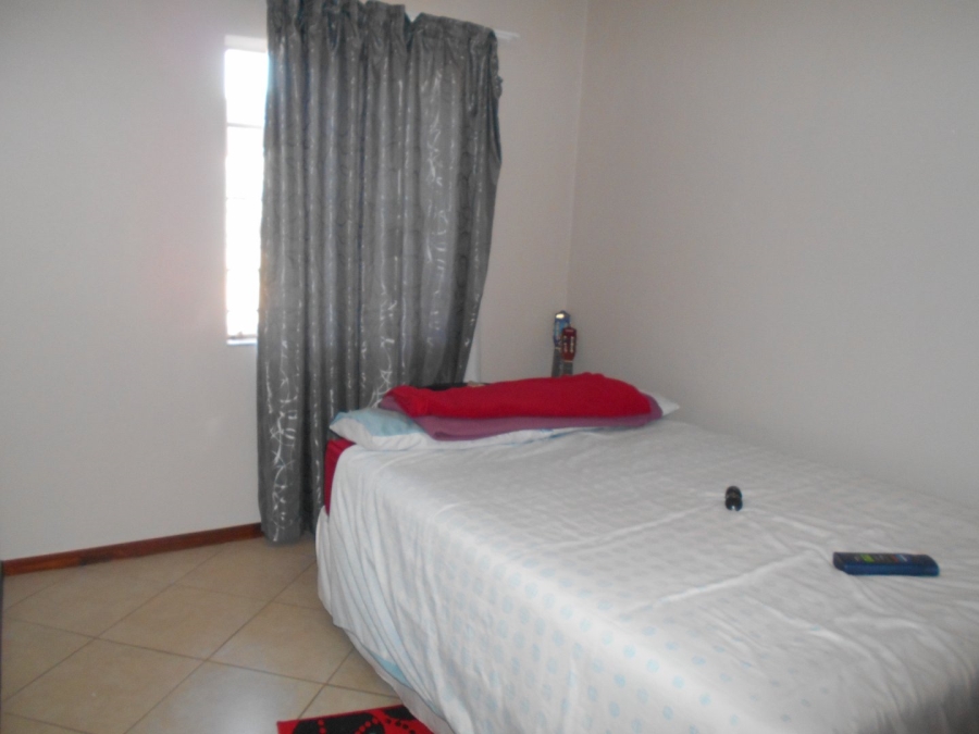 To Let 2 Bedroom Property for Rent in Monavoni Gauteng