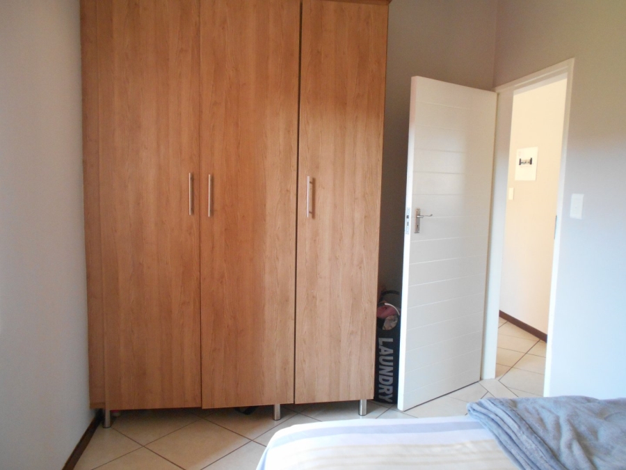 To Let 2 Bedroom Property for Rent in Monavoni Gauteng