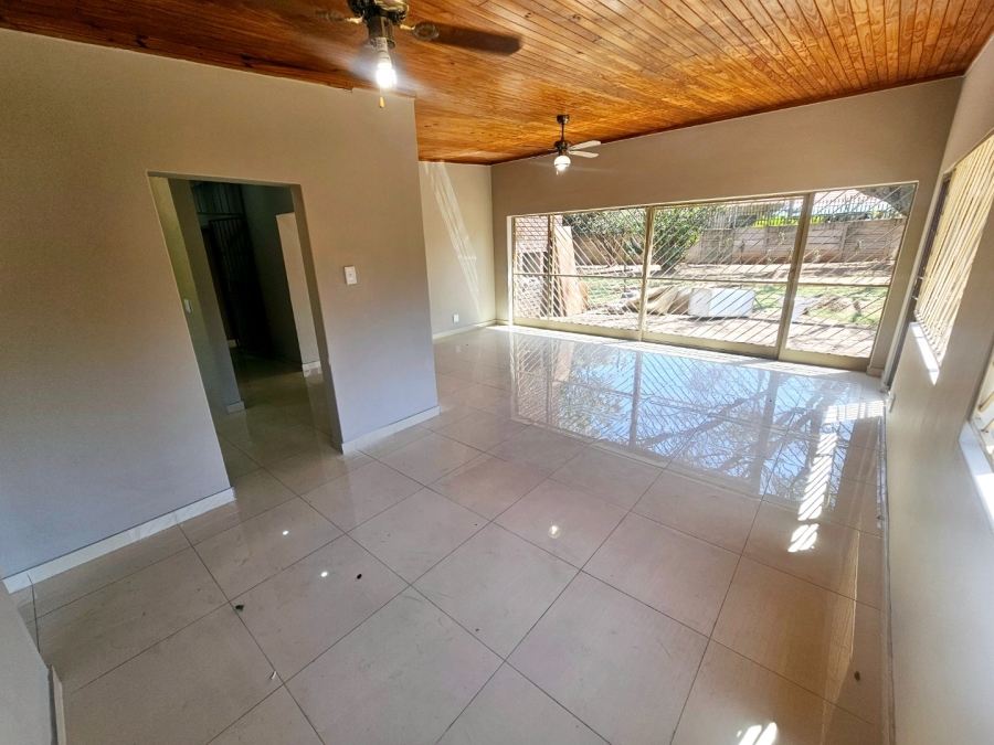 To Let 3 Bedroom Property for Rent in Erasmia Gauteng