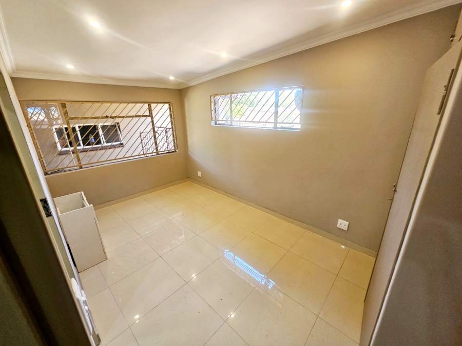 To Let 3 Bedroom Property for Rent in Erasmia Gauteng