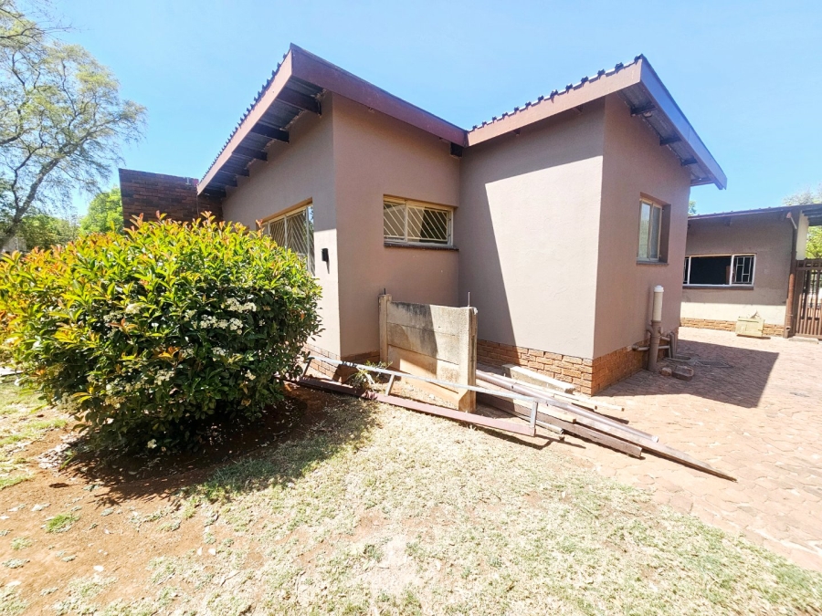 To Let 3 Bedroom Property for Rent in Erasmia Gauteng