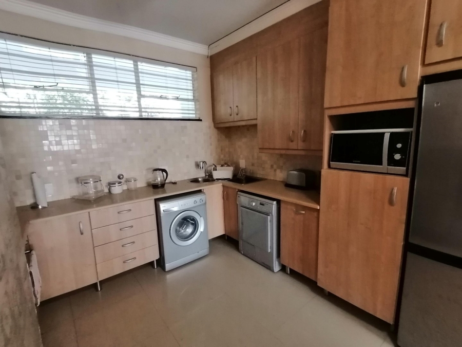 To Let 2 Bedroom Property for Rent in Bedfordview Gauteng