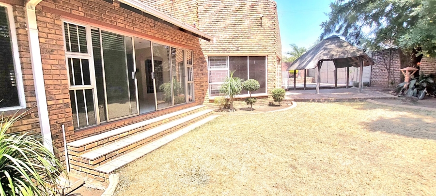 5 Bedroom Property for Sale in Suideroord Gauteng