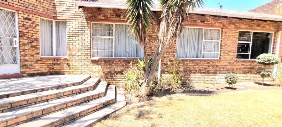 5 Bedroom Property for Sale in Suideroord Gauteng