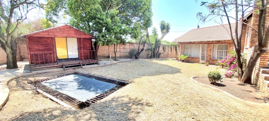 5 Bedroom Property for Sale in Suideroord Gauteng