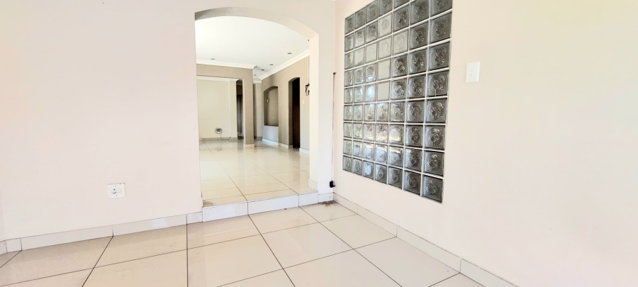 5 Bedroom Property for Sale in Suideroord Gauteng