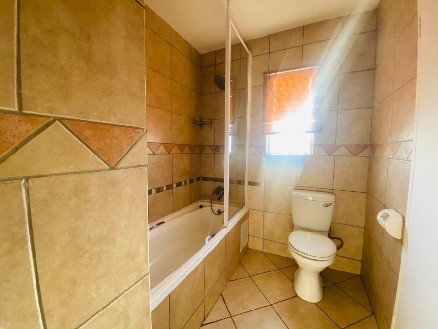 2 Bedroom Property for Sale in Vorna Valley Gauteng