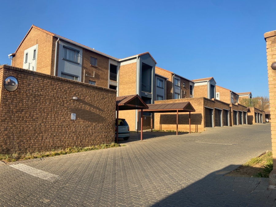 2 Bedroom Property for Sale in Vorna Valley Gauteng