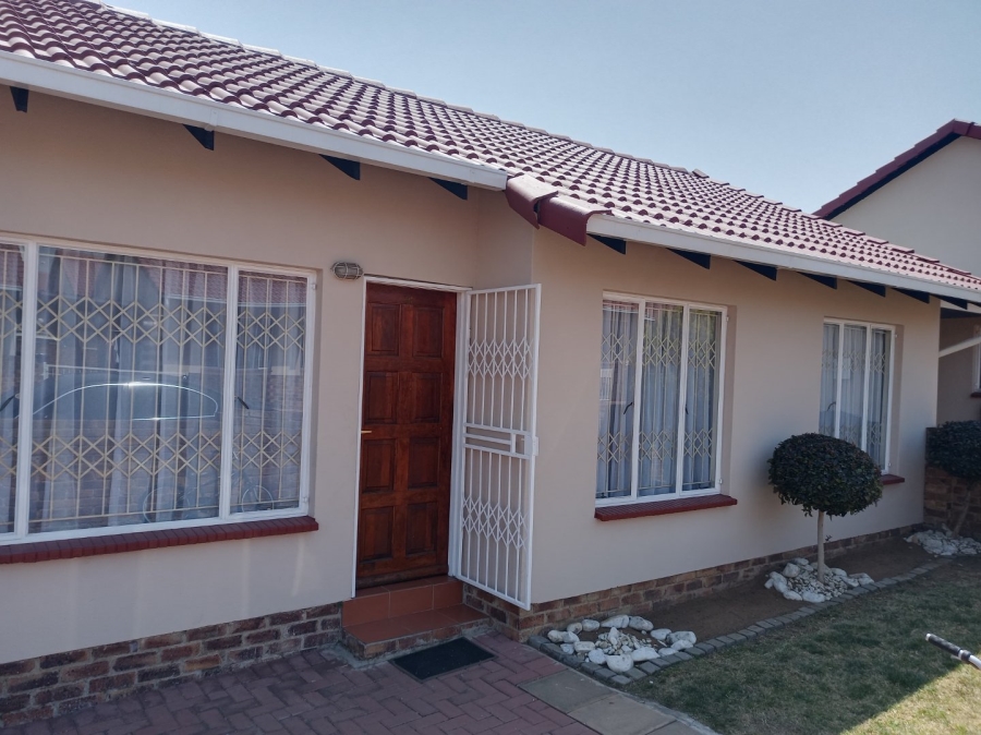 3 Bedroom Property for Sale in Ormonde Gauteng