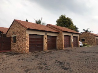 To Let 2 Bedroom Property for Rent in Monavoni Gauteng