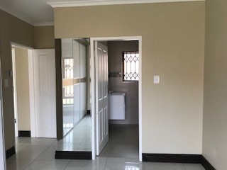 To Let 2 Bedroom Property for Rent in Monavoni Gauteng