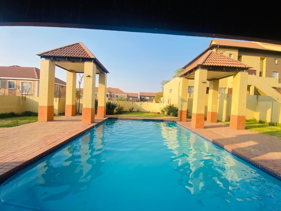 2 Bedroom Property for Sale in Vorna Valley Gauteng