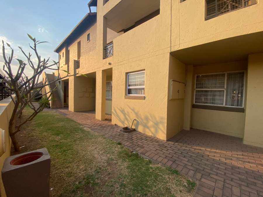 2 Bedroom Property for Sale in Vorna Valley Gauteng